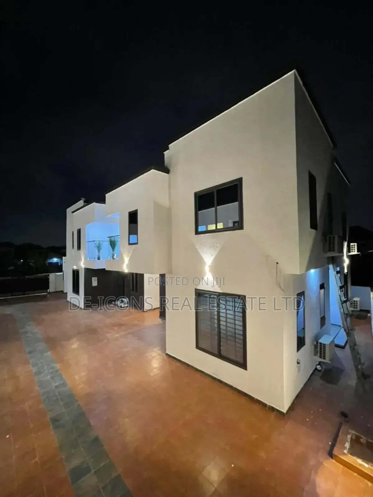 3bdrm Duplex in De-Icons Real Estate, East Legon for sale