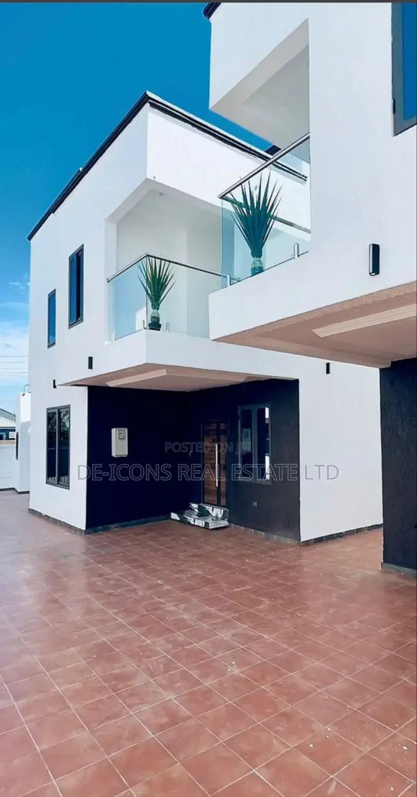 3bdrm Duplex in De-Icons Real Estate, East Legon for sale