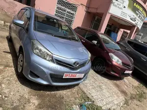 Toyota Vitz 1.3 FWD 5dr 2012 Blue