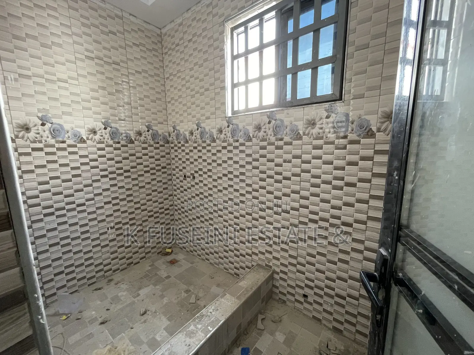 4bdrm House in K Fuseini Estate, Kumasi Metropolitan for sale