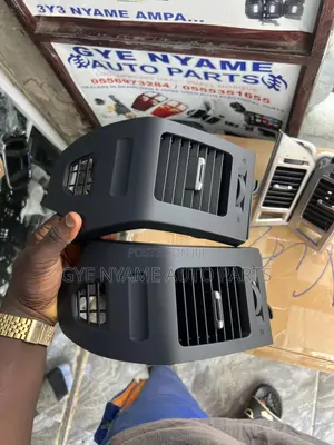 Pajero Side Vent