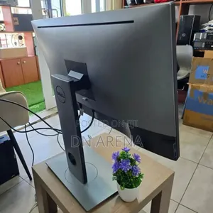 Dell Edgeless Monitor 27 Inch 360 Degrees Rotation.