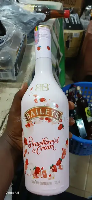 Baileys Strawberry And Cream 700ml