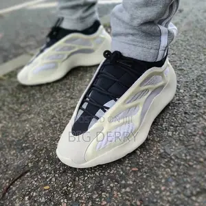 Yeezy 700 V3
