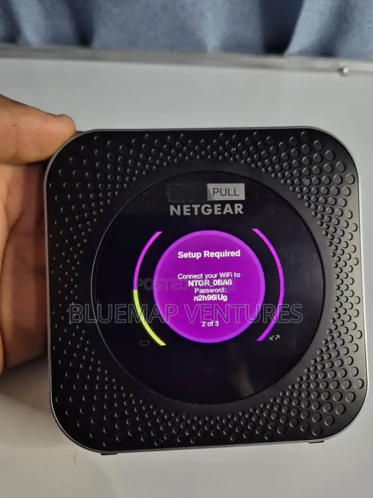 Netgear M1 Universal Mobile Router With Rechargeable Battery