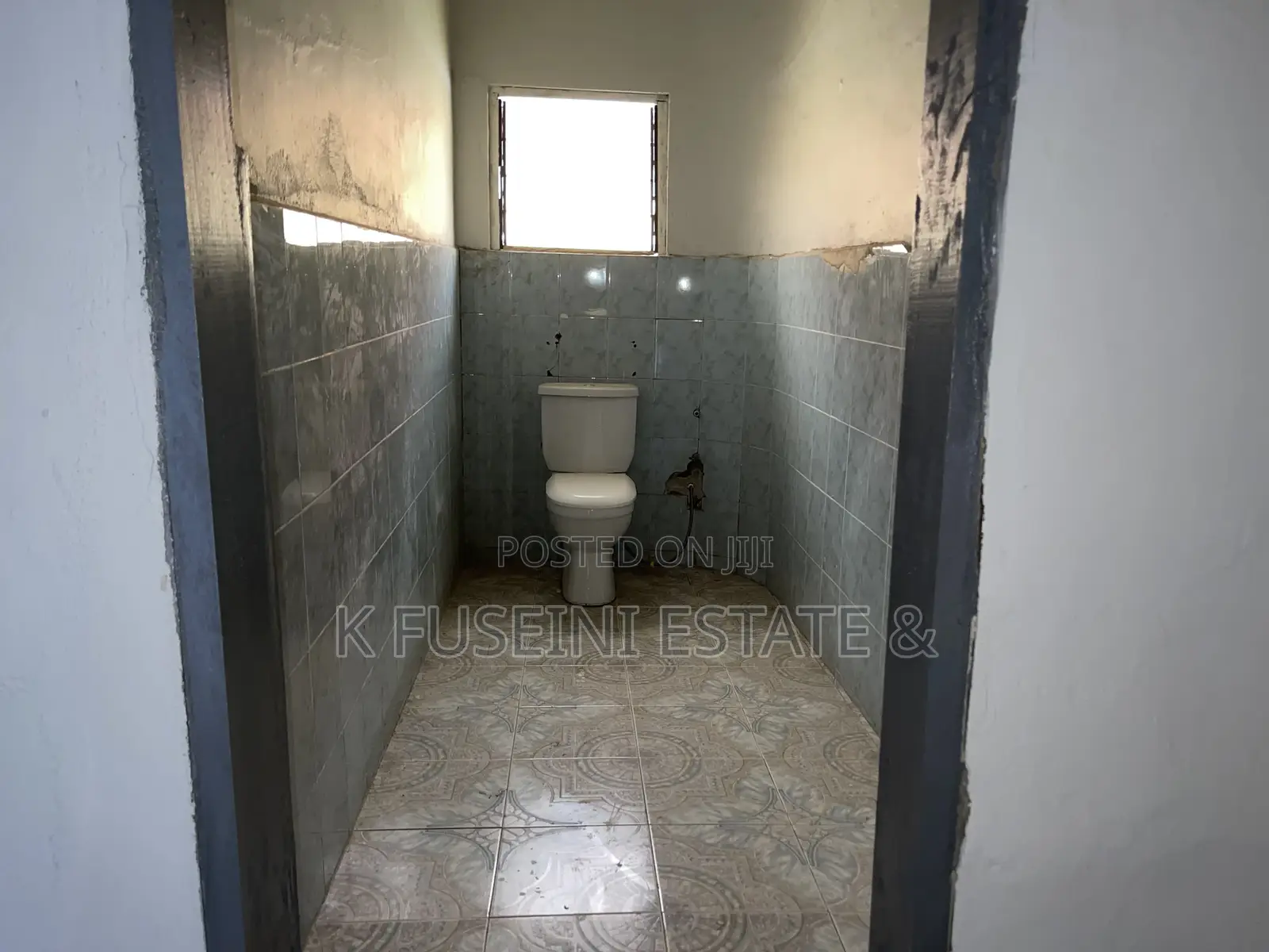 8bdrm House in K Fuseini Estate, Kumasi Metropolitan for sale