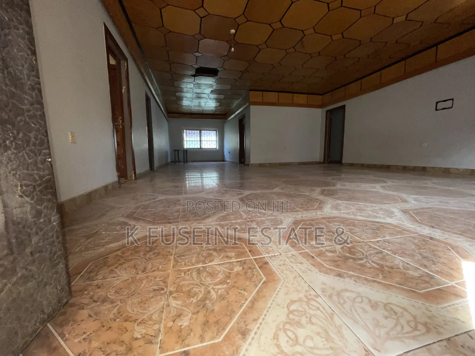 8bdrm House in K Fuseini Estate, Kumasi Metropolitan for sale