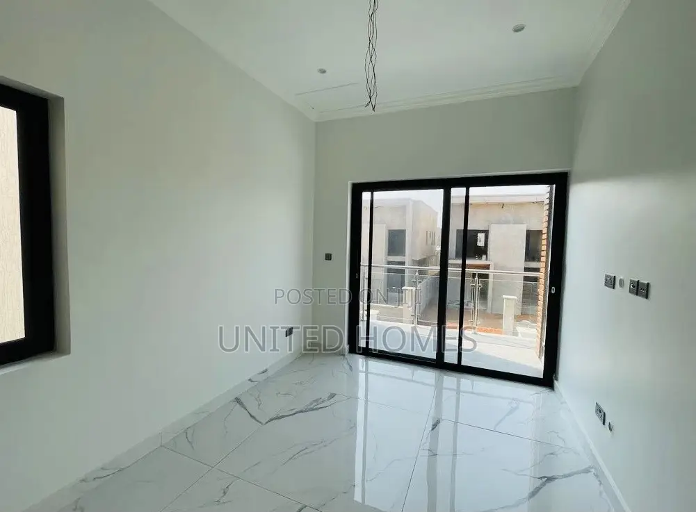 3bdrm House in Airport Residential Area for sale
