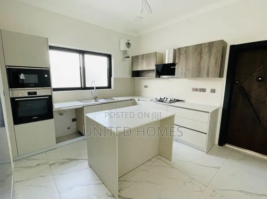 3bdrm House in Airport Residential Area for sale