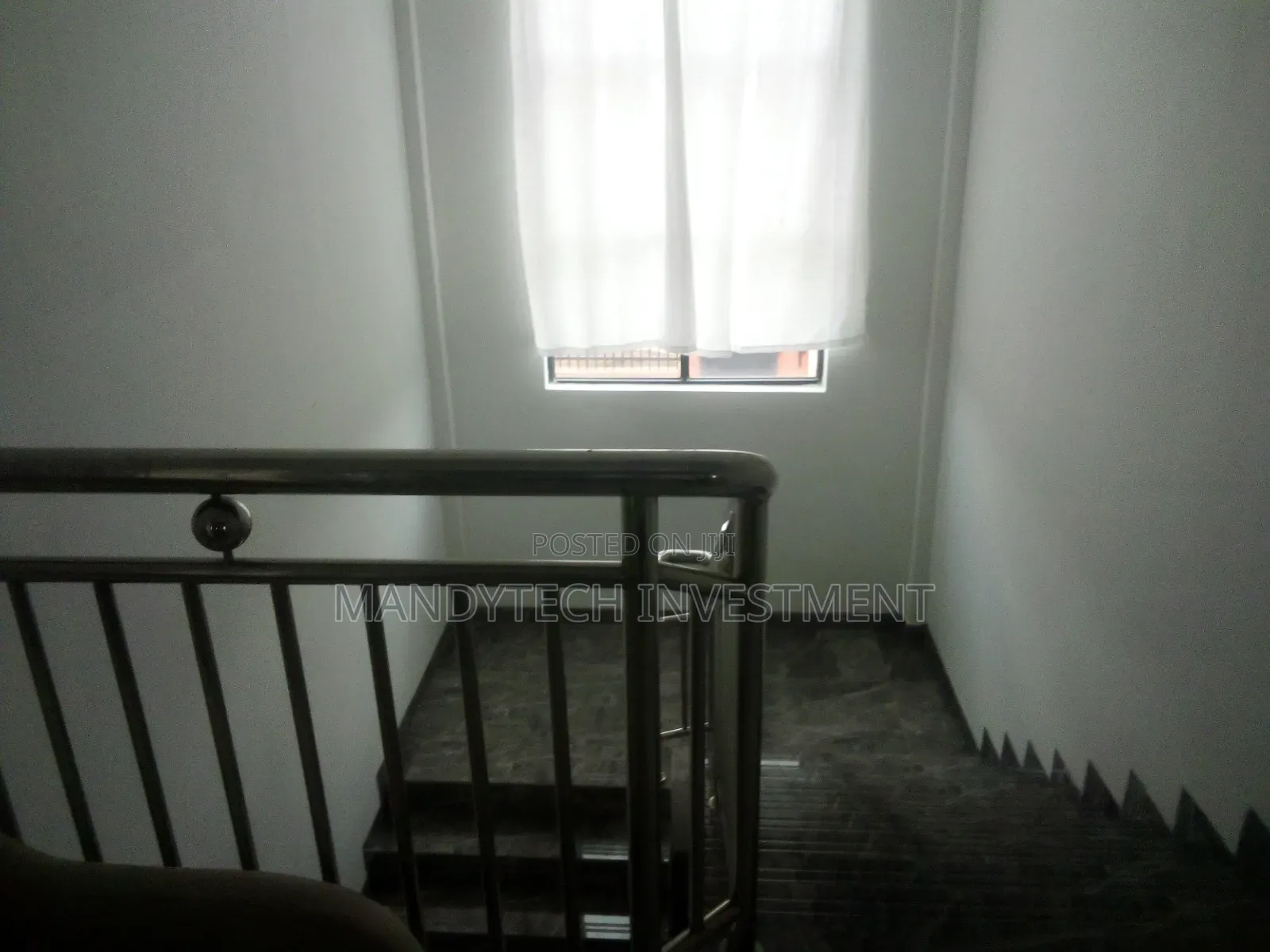 4bdrm Mansion in School Junction for sale
