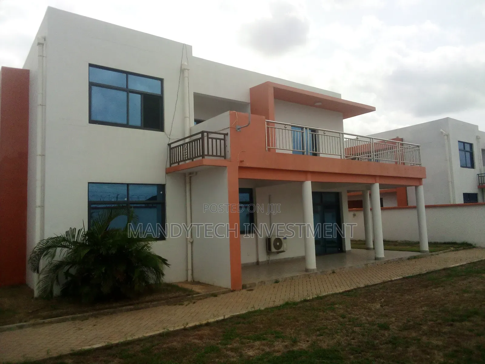 4bdrm Mansion in School Junction for sale