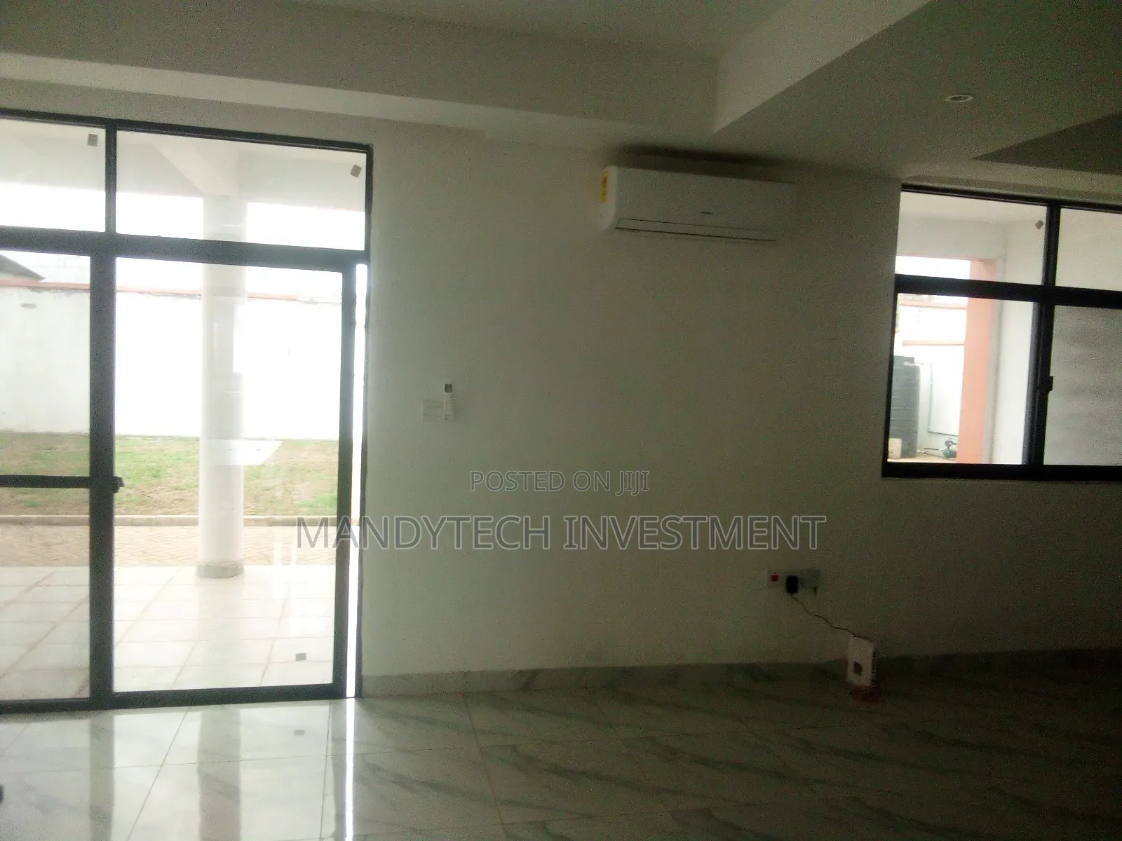 4bdrm Mansion in School Junction for sale
