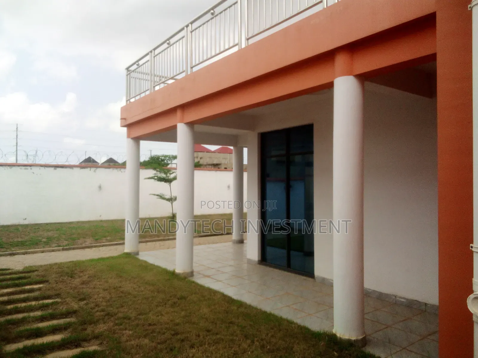 4bdrm Mansion in School Junction for sale