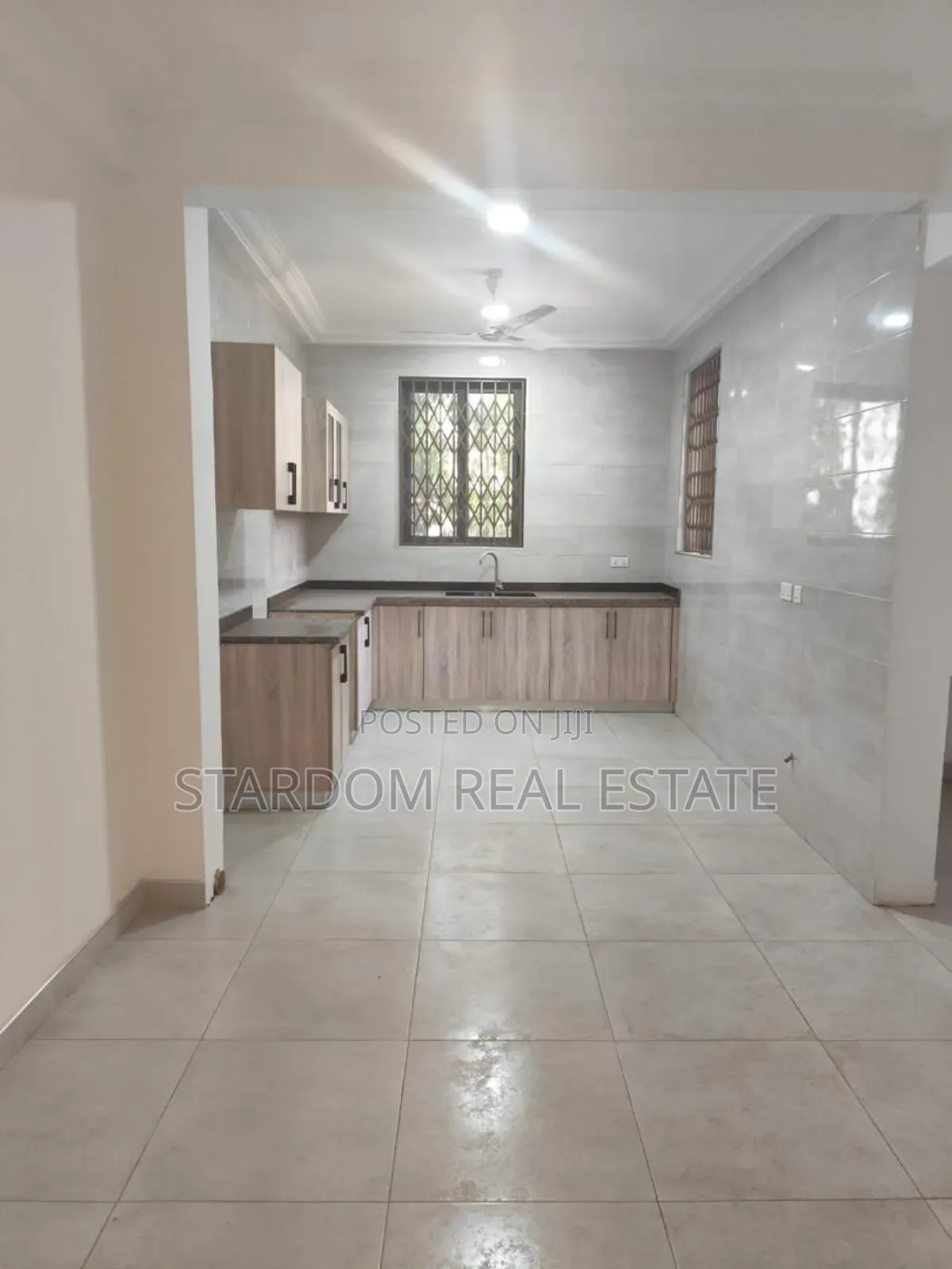 3bdrm Apartment in American House for rent