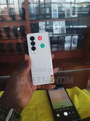 Samsung Galaxy Z Fold4 256 GB Gold
