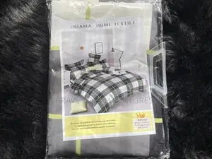 King Size Bedsheet With 3 Pillow Cases - White/Black/Green
