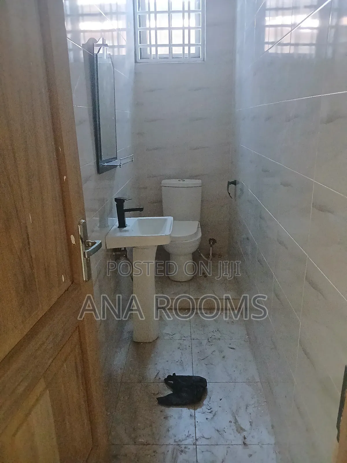 2bdrm Apartment in Golf City, Tema Metropolitan for rent