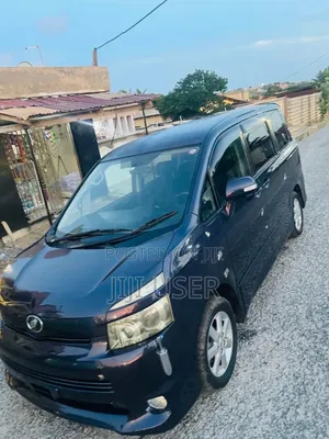 Toyota Voxy 2010 Black