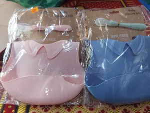 Little Alpaca Silicone Bib With Spoon