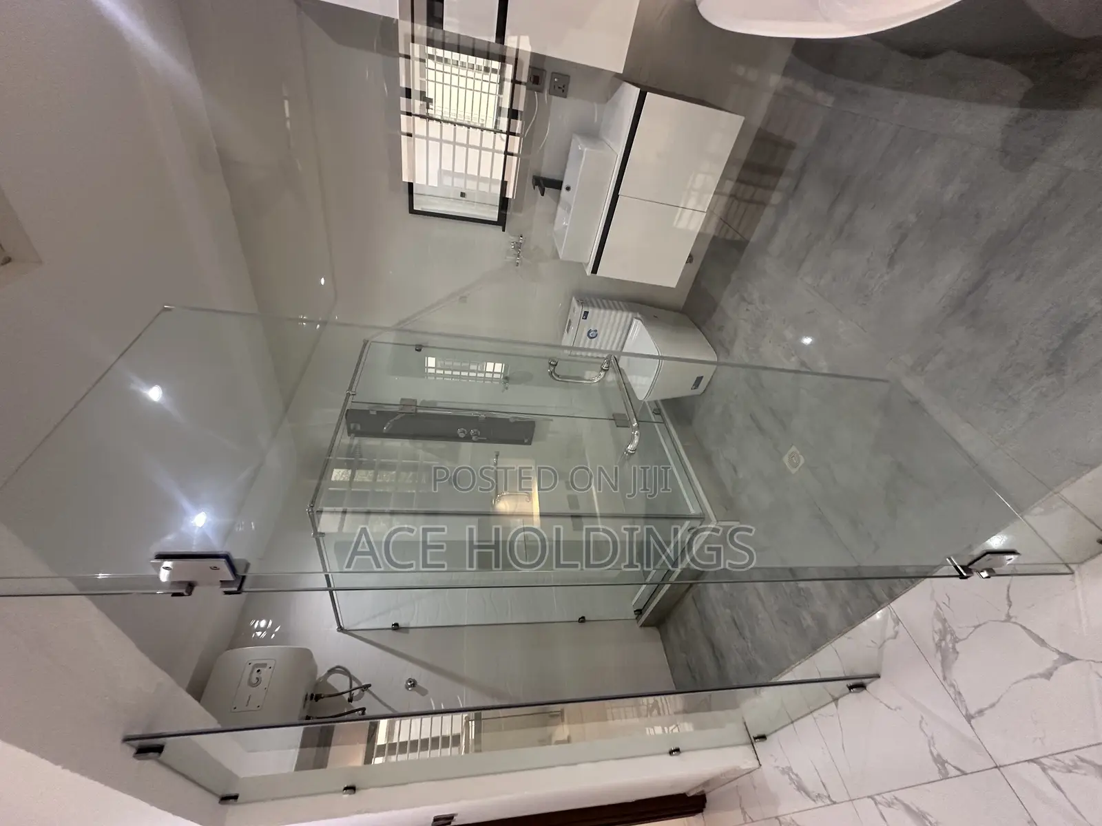 3bdrm Townhouse / Terrace in School Junction, Ashaley Botwe for rent