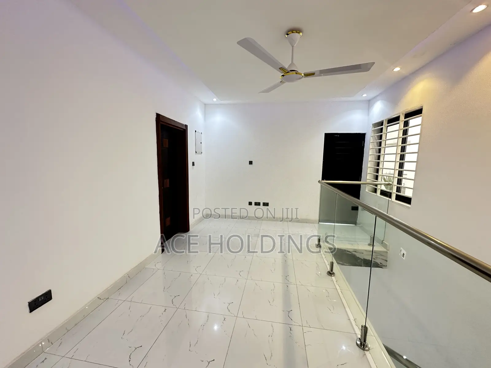 3bdrm Townhouse / Terrace in School Junction, Ashaley Botwe for rent