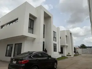 5bdrm Townhouse / Terrace in Adjiringanor, East Legon for rent