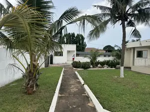 8 Bedroom House for Sale at Abelemkpe