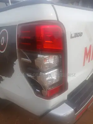 Mitsubishi L200 Led Taillight Pair