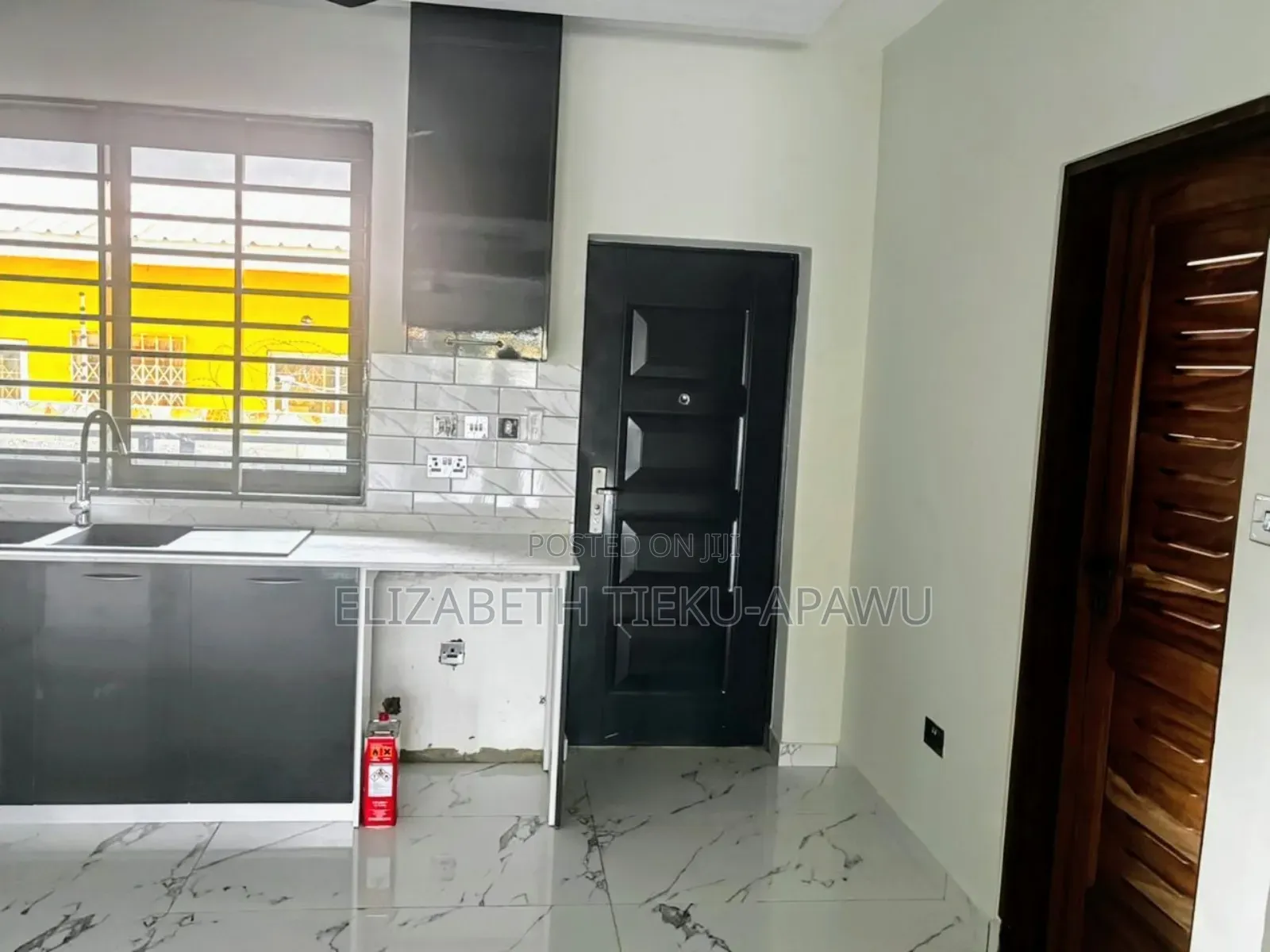 2bdrm Apartment in Hfc Estates, Baatsona Total for rent