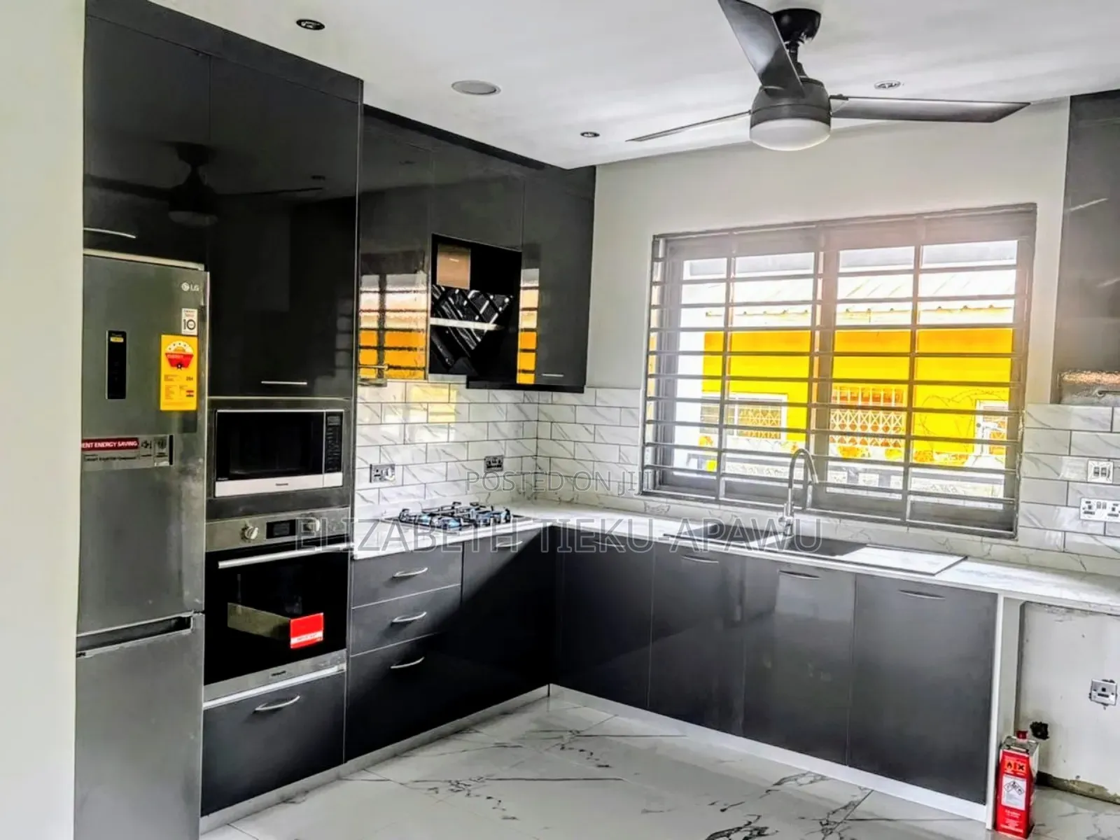 2bdrm Apartment in Hfc Estates, Baatsona Total for rent