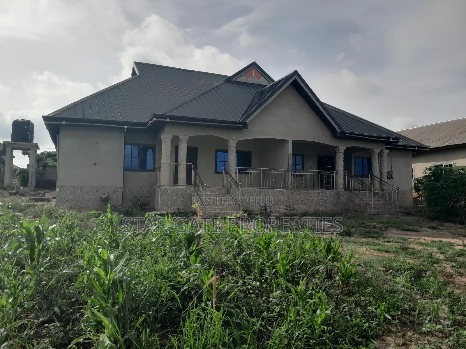 6bdrm House in Mampongteng Dumanafo, Kumasi Metropolitan for sale