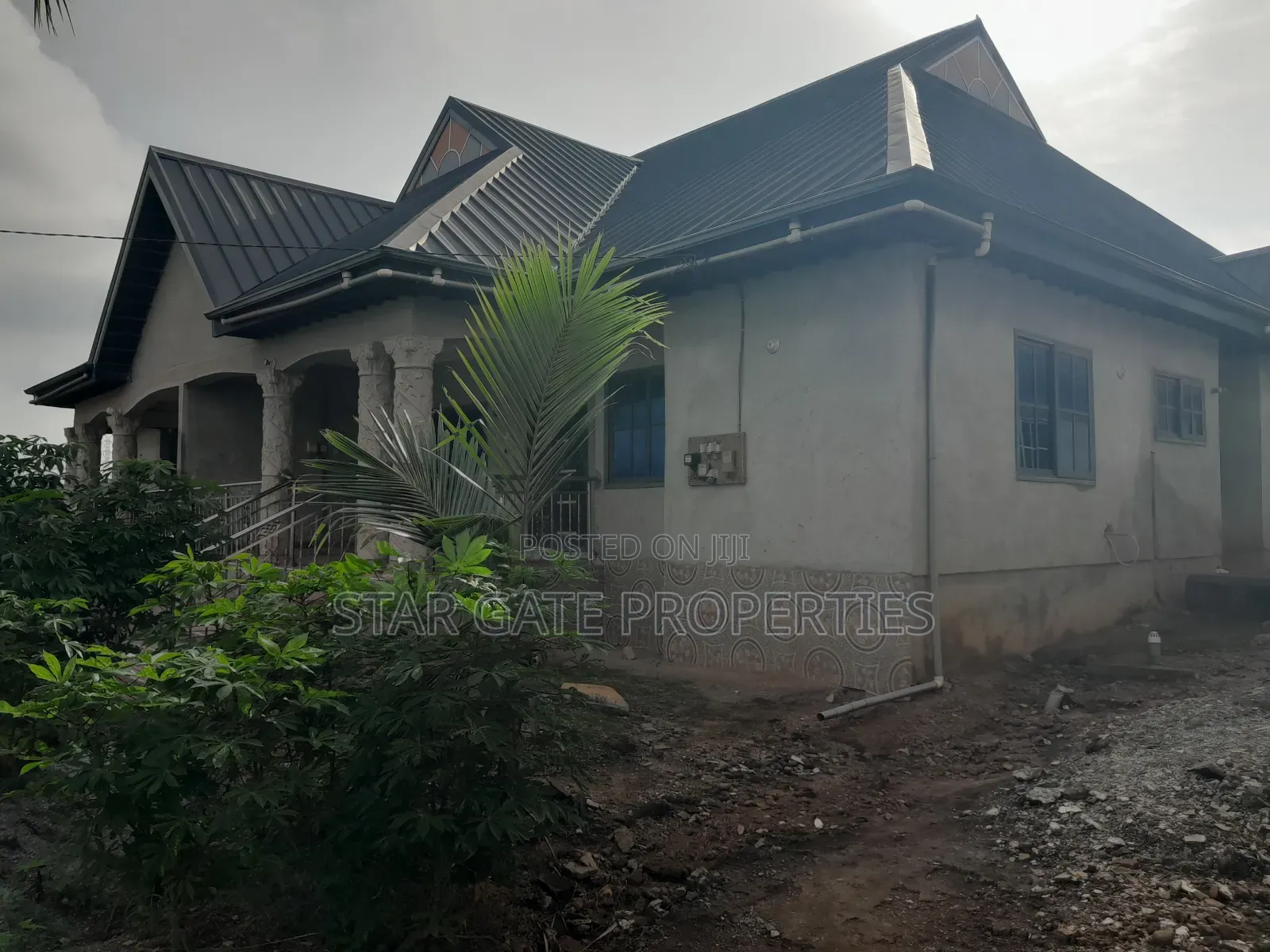 6bdrm House in Mampongteng Dumanafo, Kumasi Metropolitan for sale