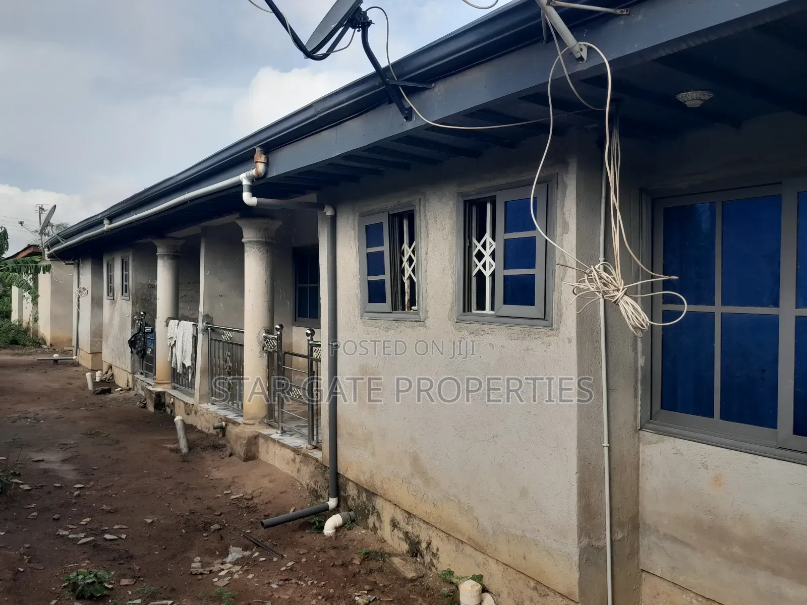 6bdrm House in Mampongteng Dumanafo, Kumasi Metropolitan for sale