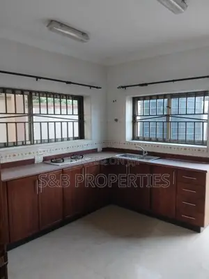 4bdrm House in Ashomang Estate for rent