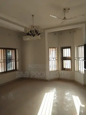 4bdrm House in Ashomang Estate for rent