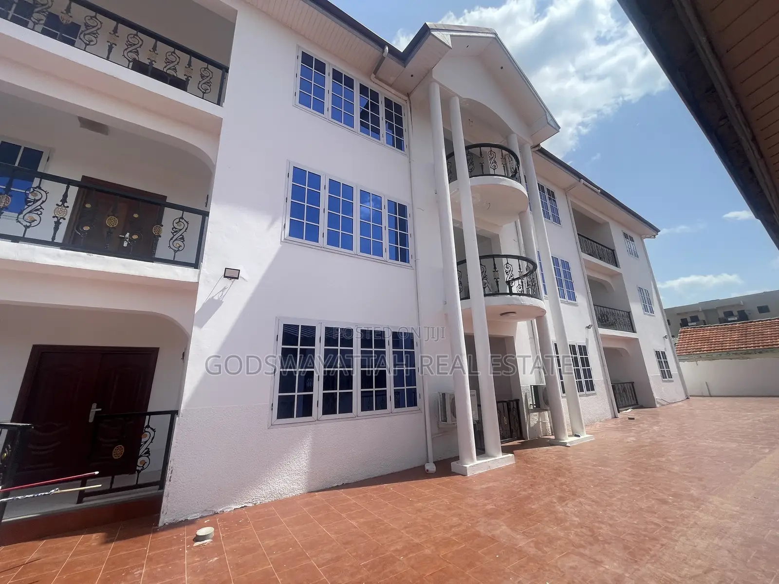 3bdrm Apartment in East Legon, Adjiriganor for rent