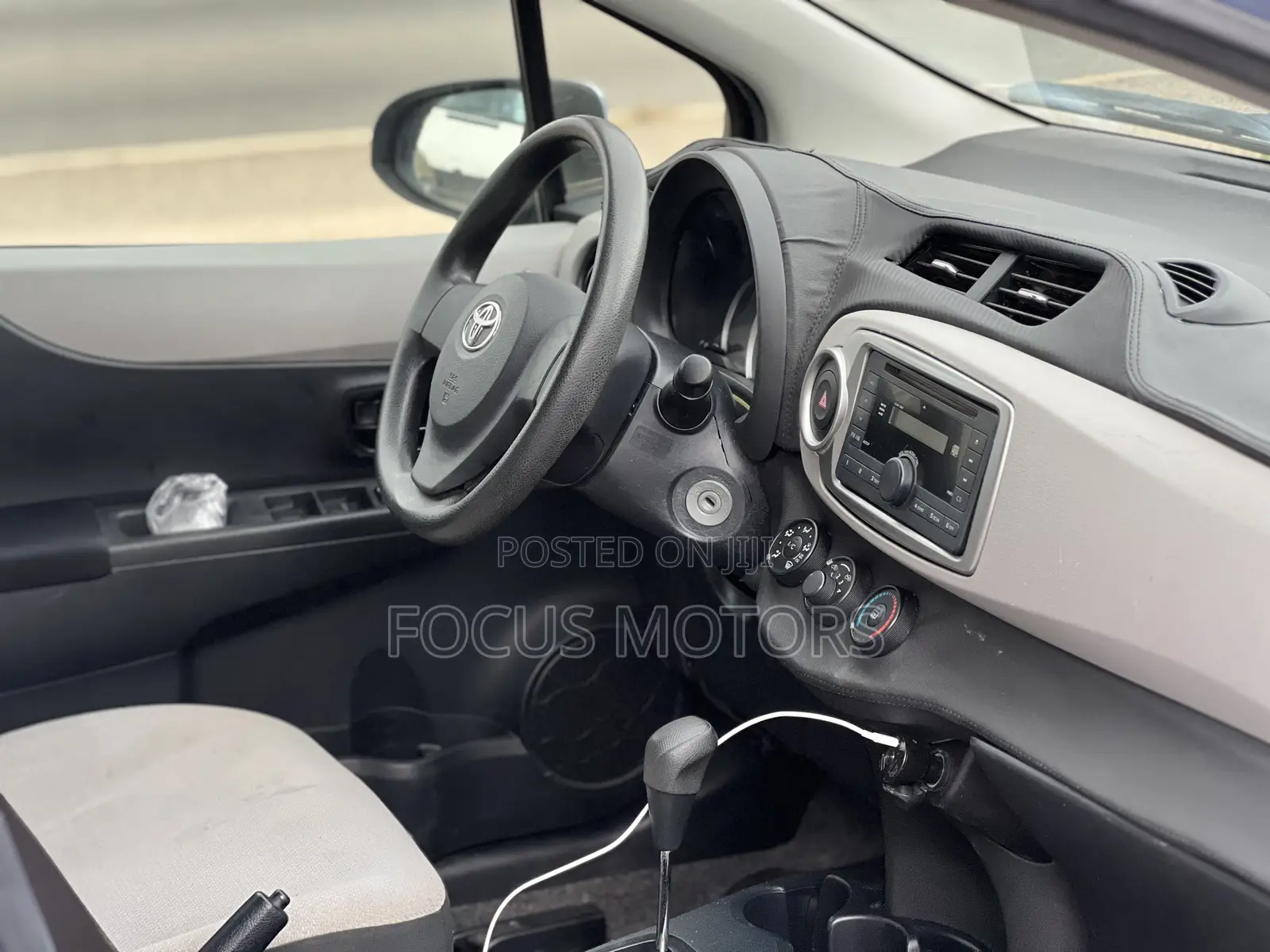 Toyota Vitz 2013 Blue