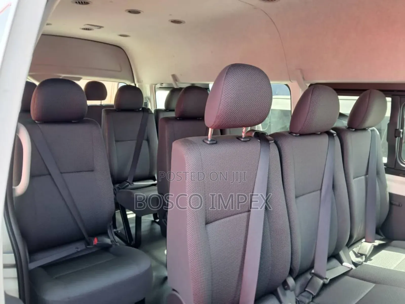 Toyota Grand HiAce 2012 Silver