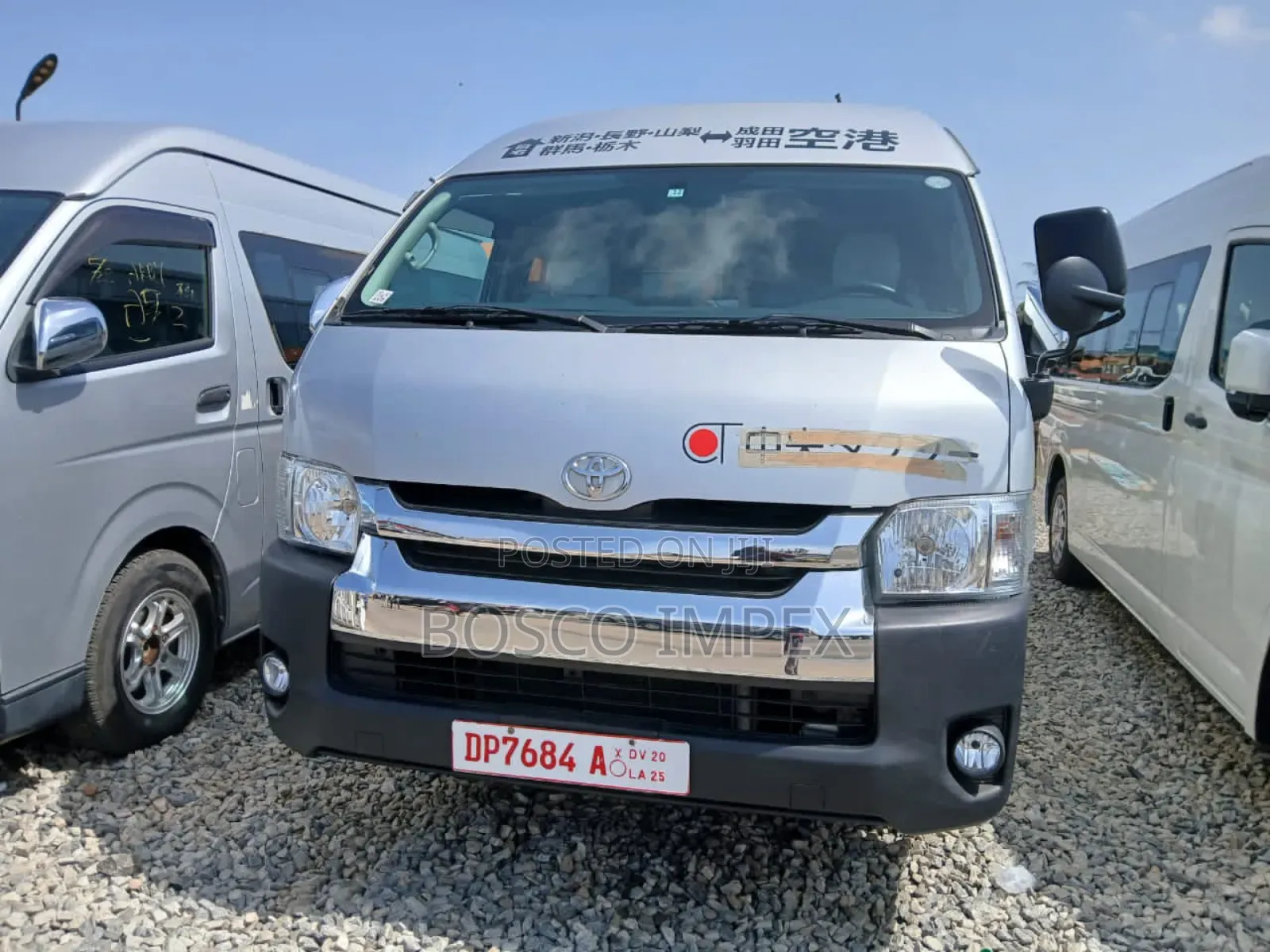 Toyota Grand HiAce 2012 Silver