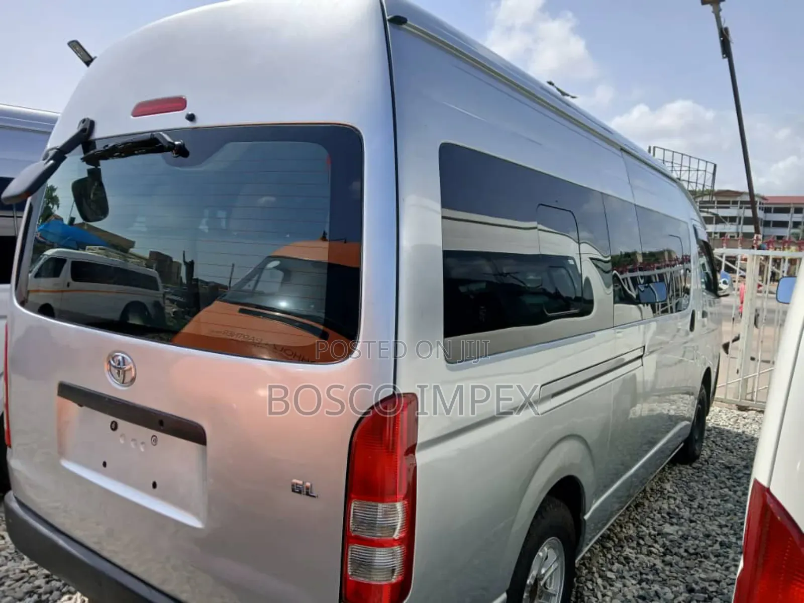 Toyota Grand HiAce 2012 Silver