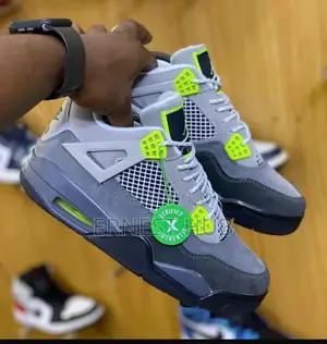 Air Jordan 4