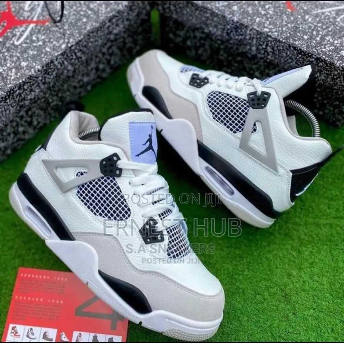 Air Jordan 4