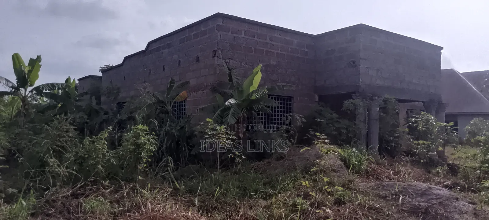 4bdrm Apartment in Ideas Link &, Atwima Kwanwoma for sale