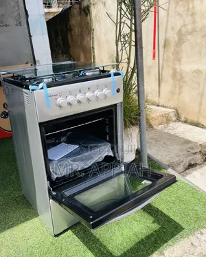 Newly Made Volcano 50x50 Gas Oven 4 Burner With Grill.