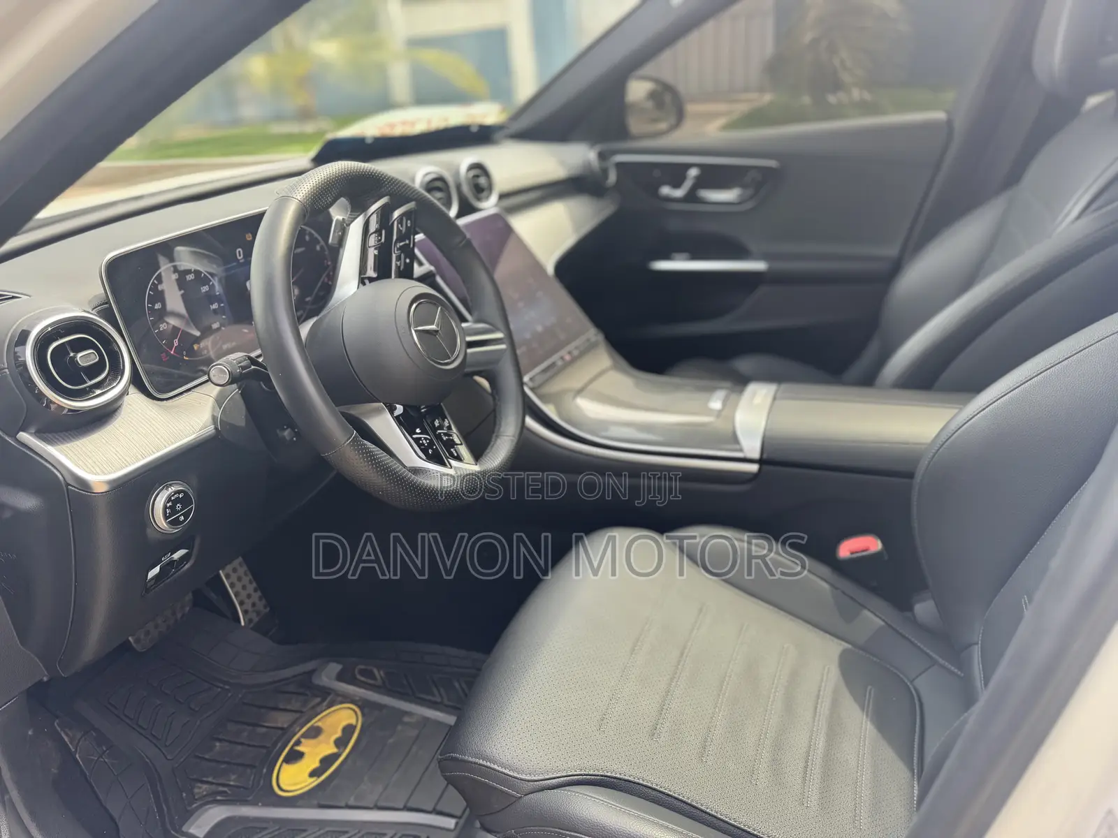 Mercedes-Benz C300 2024 White