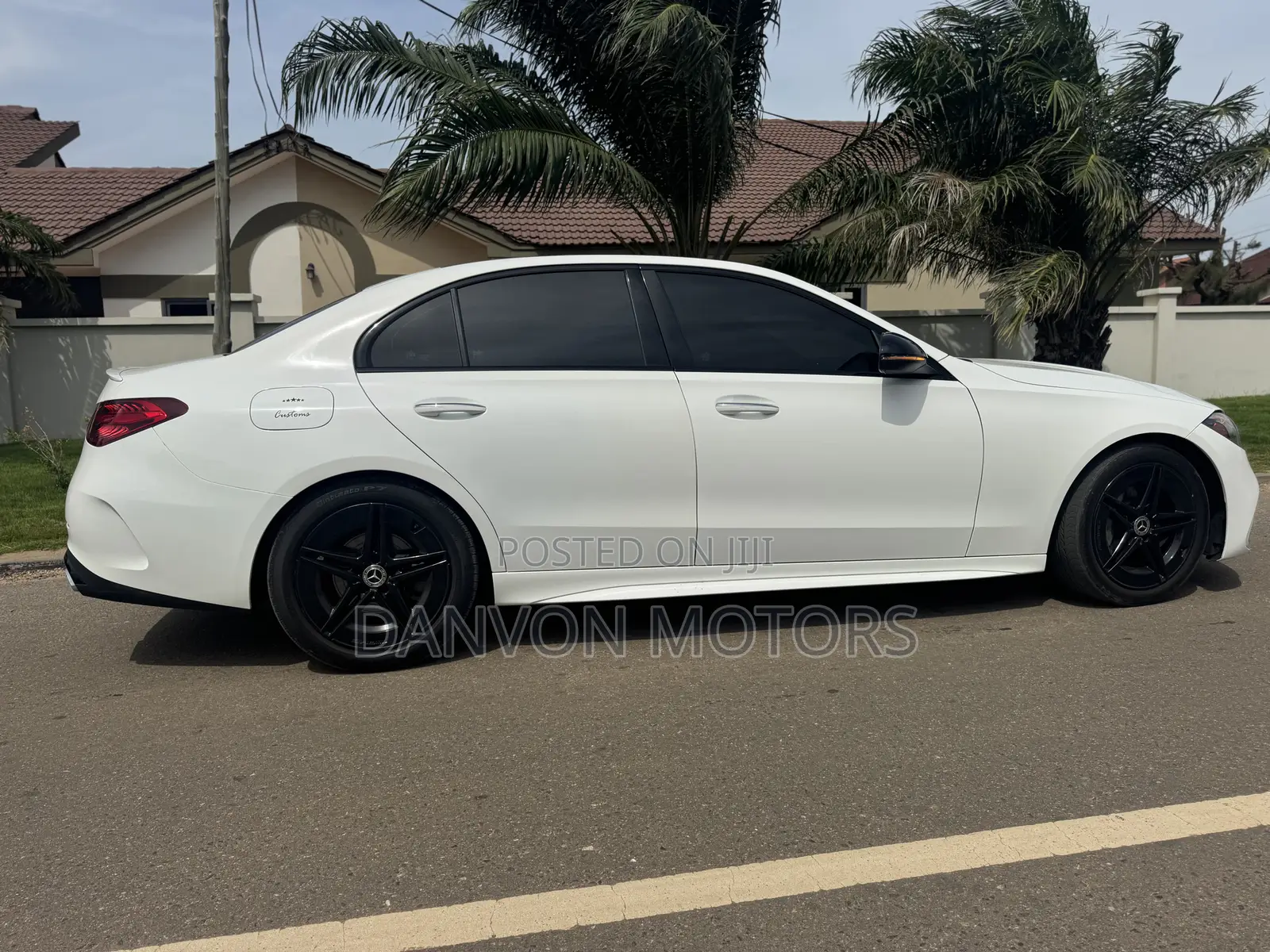 Mercedes-Benz C300 2024 White