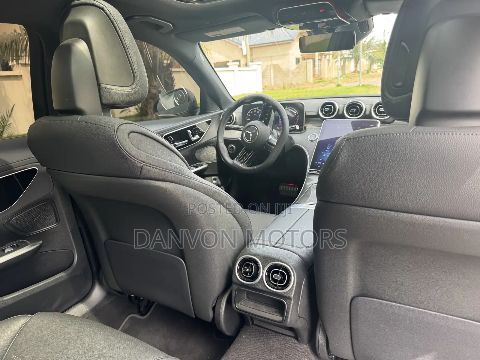 Mercedes-Benz C300 2024 White