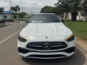 Mercedes-Benz C300 2024 White