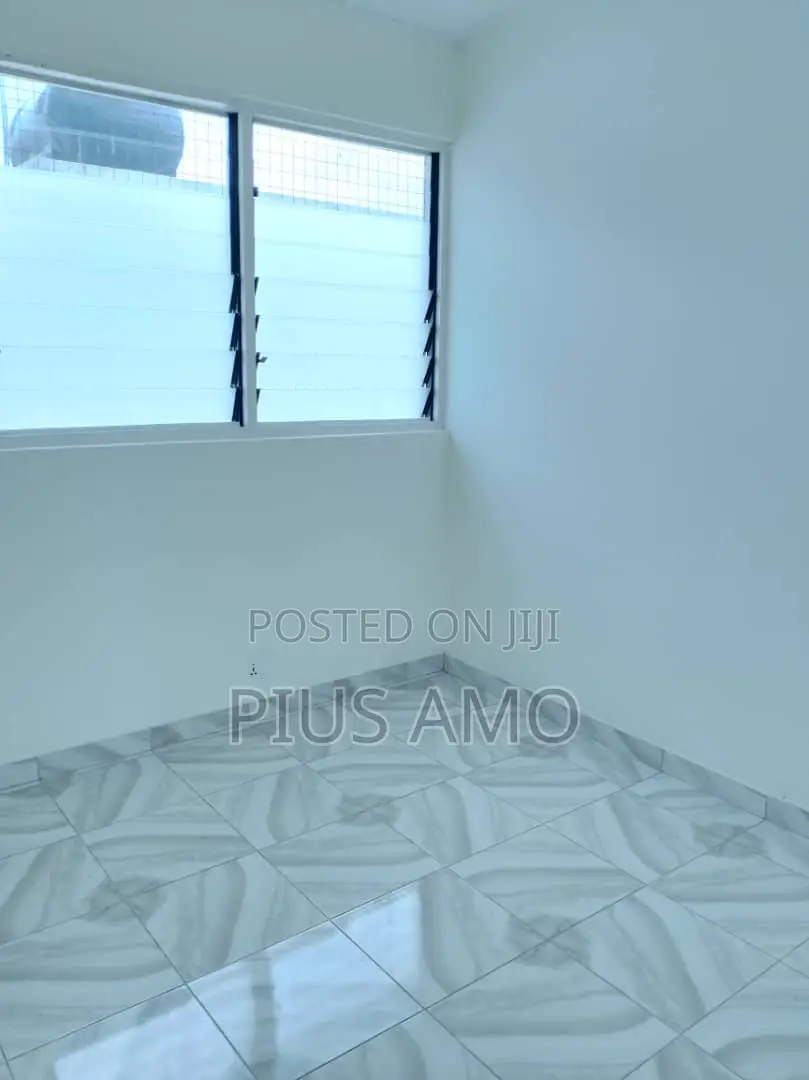 4bdrm House in Teshie Estate for rent