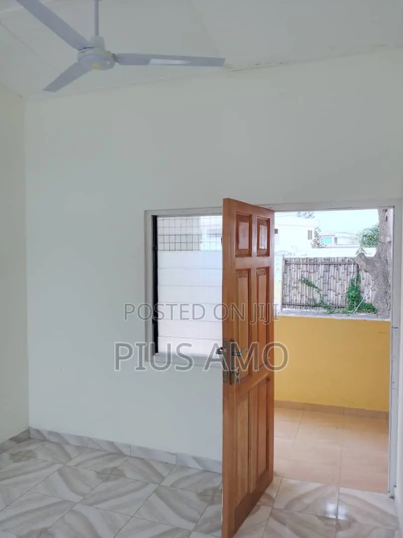 4bdrm House in Teshie Estate for rent